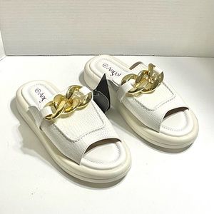Anglo Lan Women’s Sz 9 White/Gold Chain Detail Sandals Slides Shoes Croc Emboss